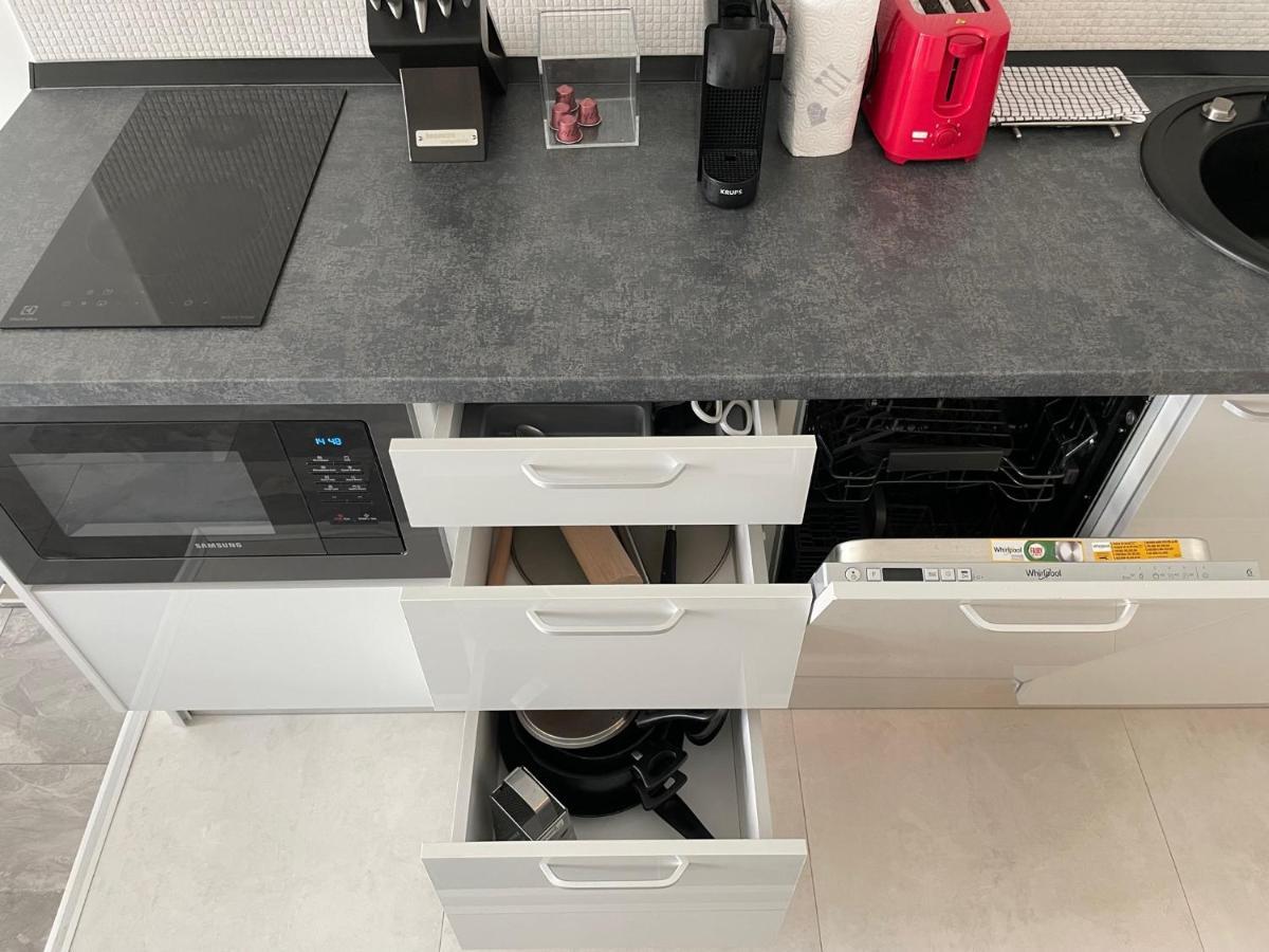 Cozy 2-Room Penthouse Lakeview W14 بوخارست المظهر الخارجي الصورة